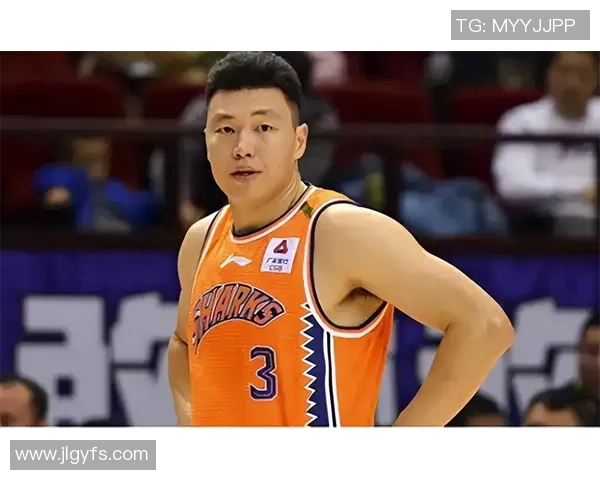 李根：从篮球新星到职业生涯的蜕变与坚持之路