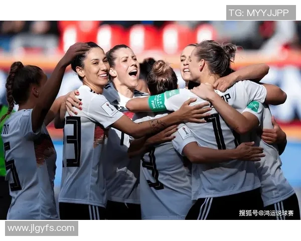 美国女足迎战智利队力争小组出线全力以赴展现实力与团队合作精神