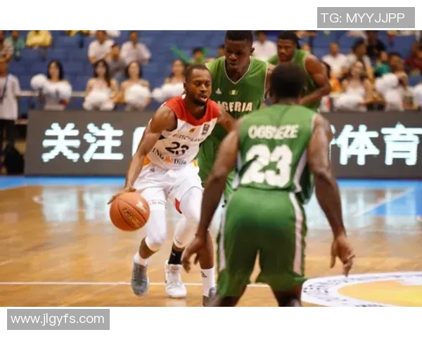 飓风队与圣洛伦索队的激烈对决揭示足球战术的较量与魅力